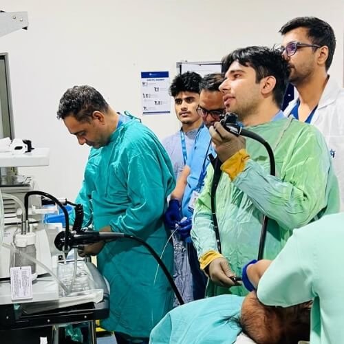 Dr Mukesha Nandal Doing Endoscopy in Gugraon